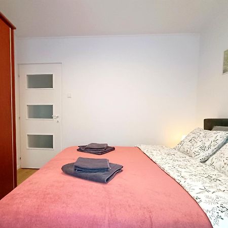 Mid-Term Rental Racadau Apartment Brassó Kültér fotó
