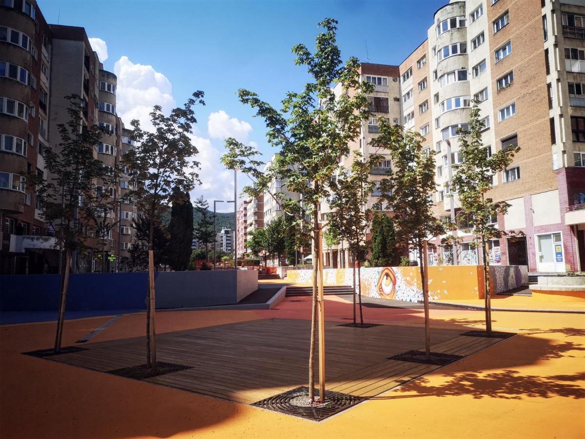 Mid-Term Rental Racadau Apartment Brassó Kültér fotó