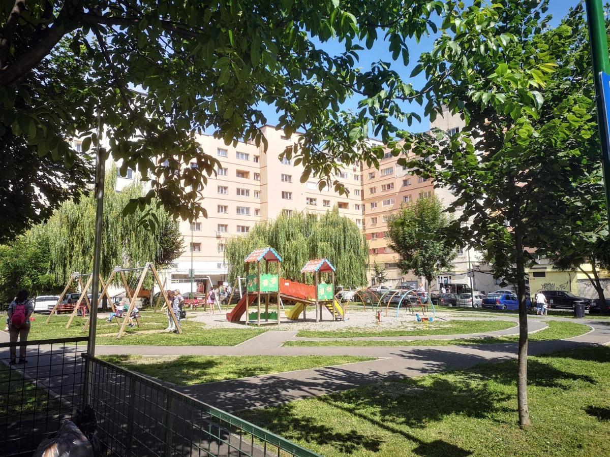 Mid-Term Rental Racadau Apartment Brassó Kültér fotó