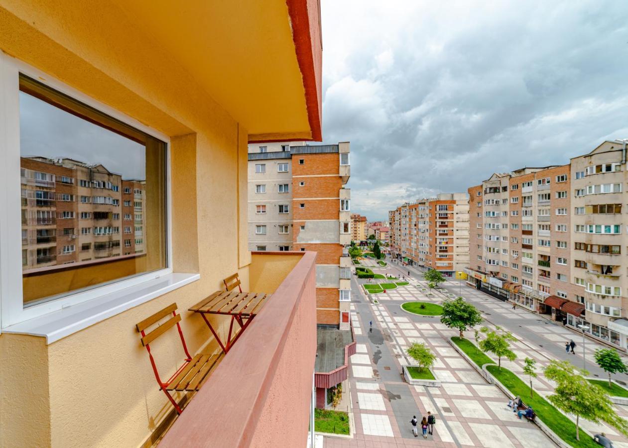 Mid-Term Rental Racadau Apartment Brassó Kültér fotó