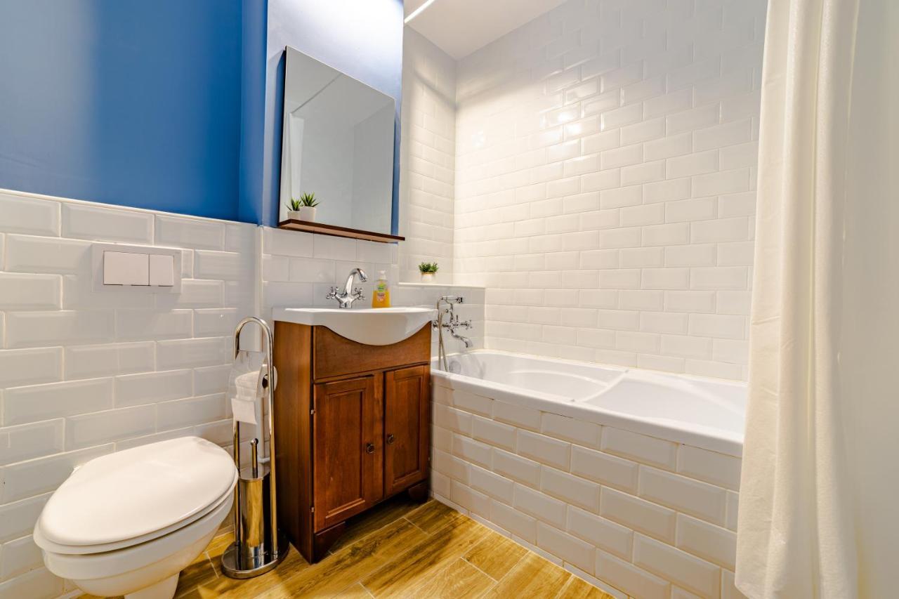 Mid-Term Rental Racadau Apartment Brassó Kültér fotó
