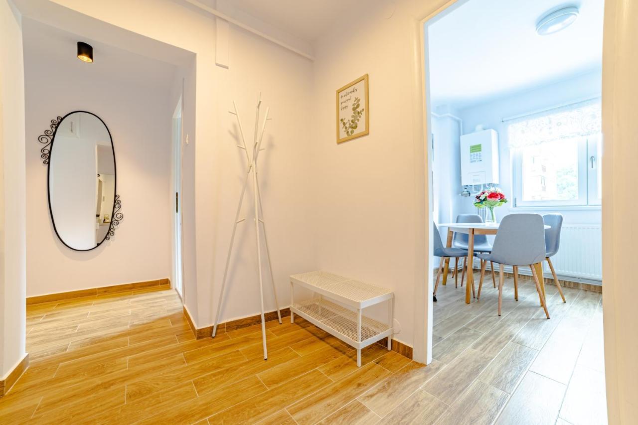 Mid-Term Rental Racadau Apartment Brassó Kültér fotó