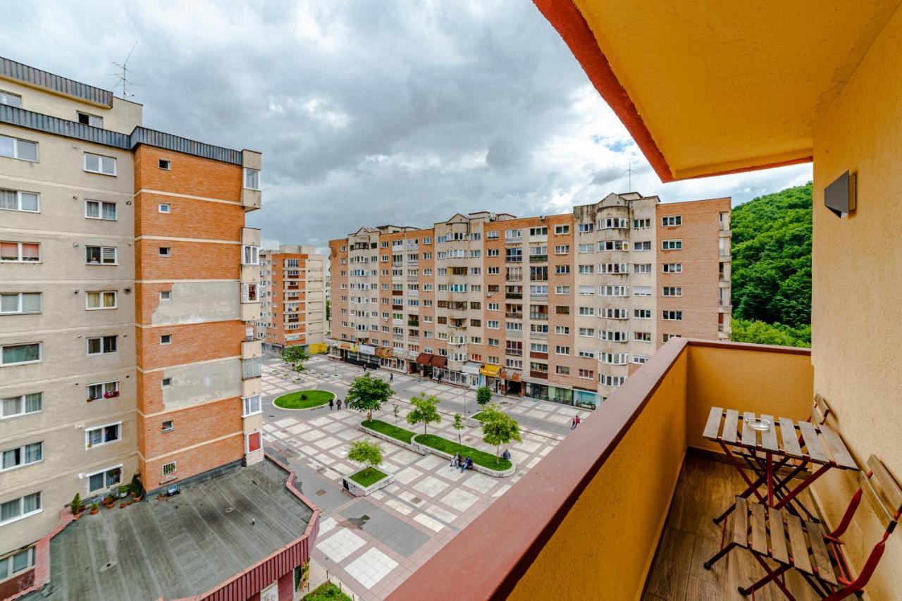 Mid-Term Rental Racadau Apartment Brassó Kültér fotó