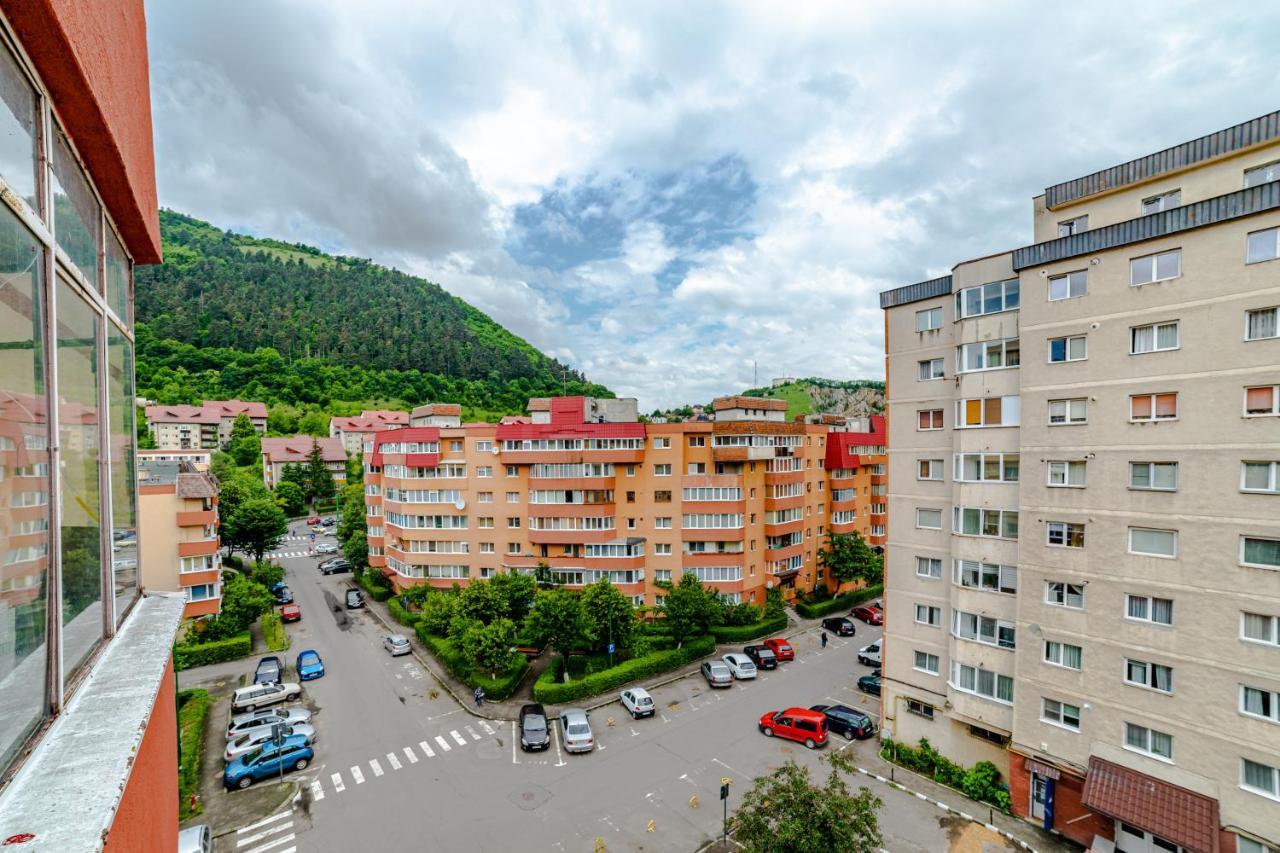 Mid-Term Rental Racadau Apartment Brassó Kültér fotó