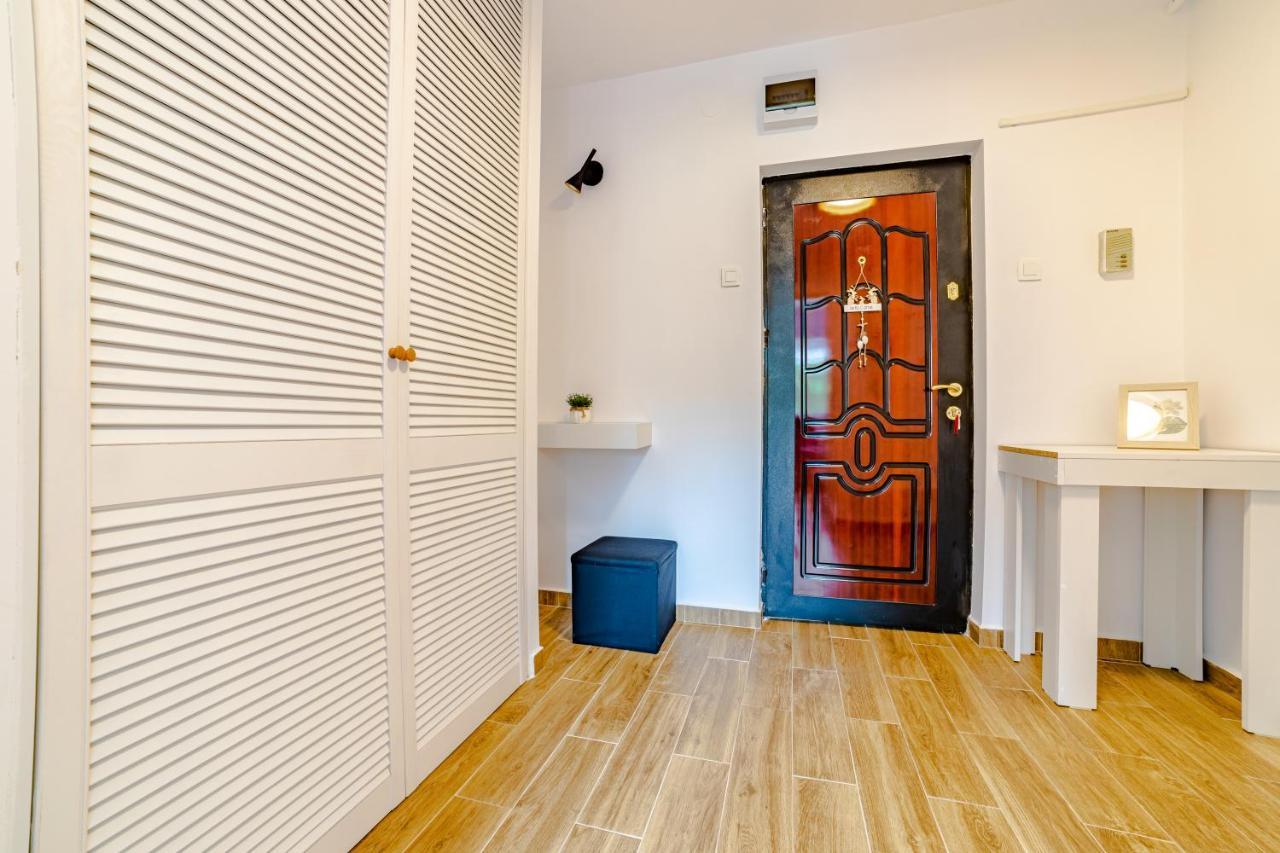 Mid-Term Rental Racadau Apartment Brassó Kültér fotó