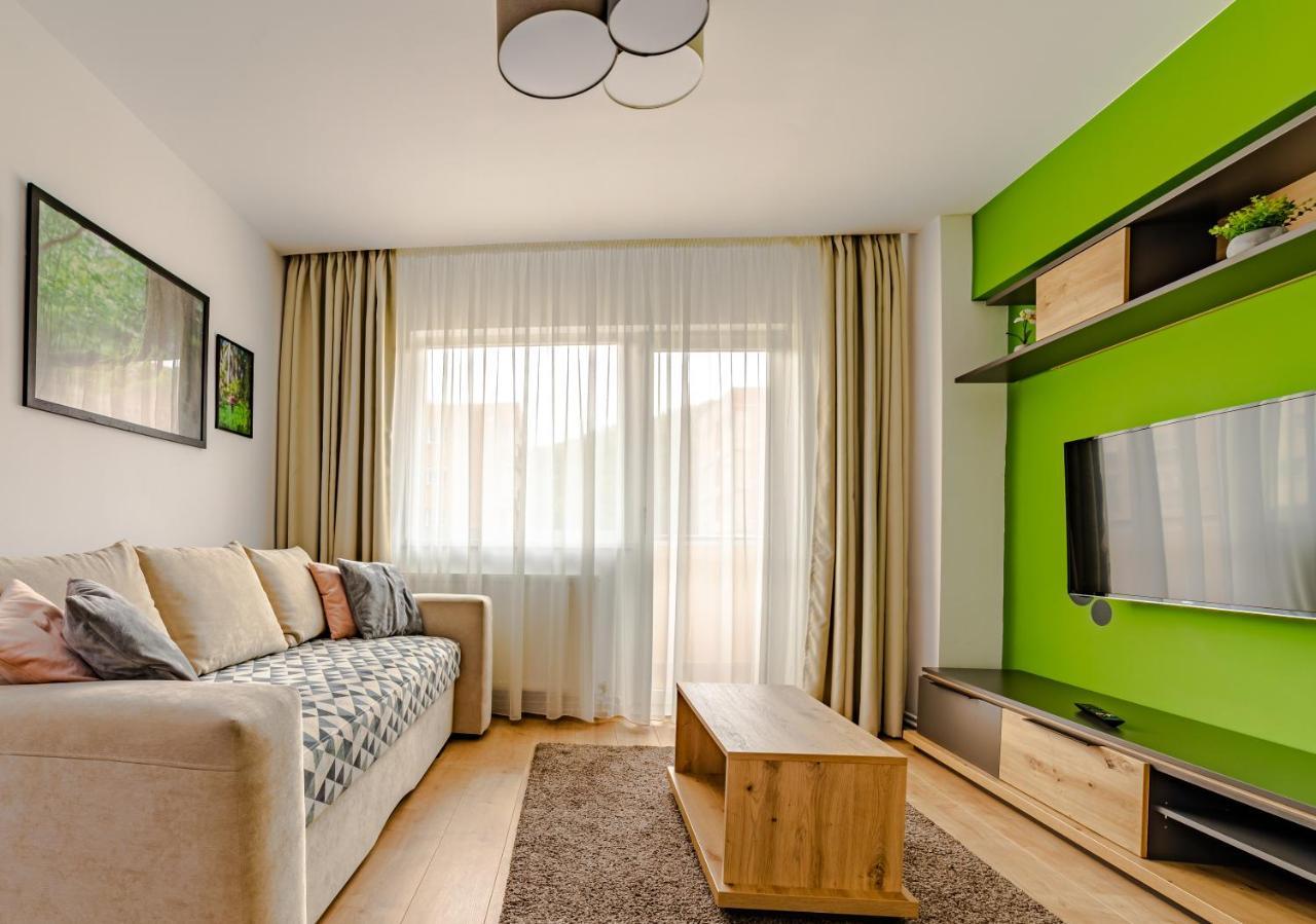 Mid-Term Rental Racadau Apartment Brassó Kültér fotó