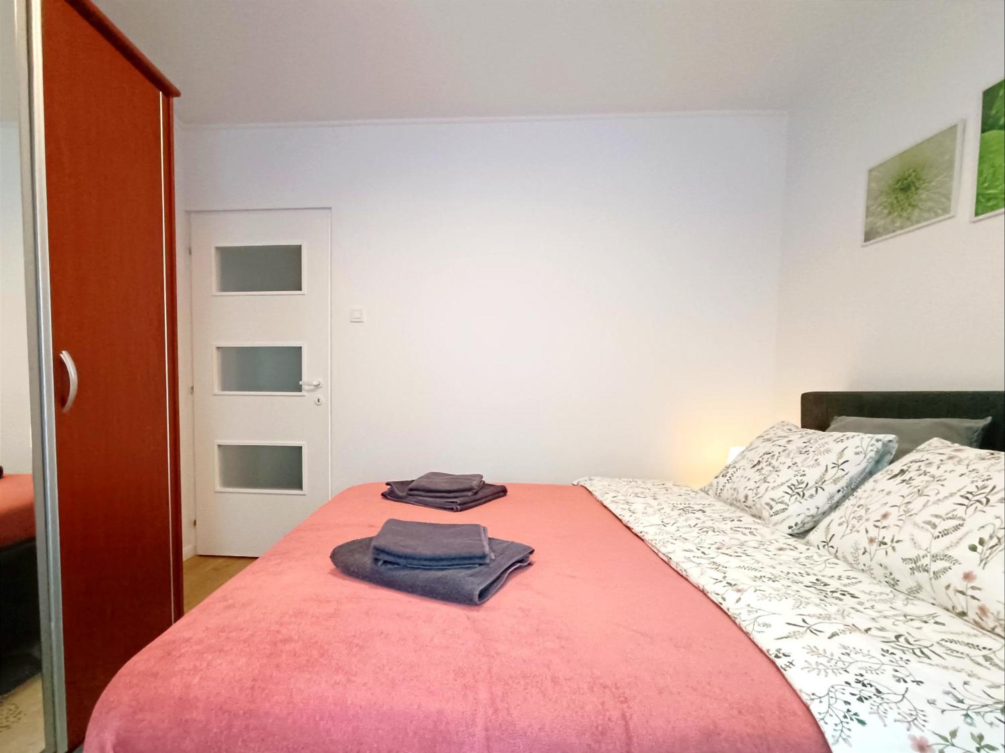 Mid-Term Rental Racadau Apartment Brassó Kültér fotó